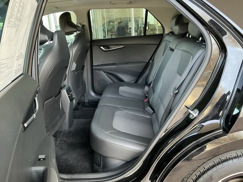 Used 2023 Kia Niro EX Touring image 18