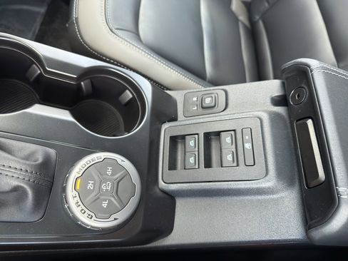 New 2025 Ford Bronco Outer Banks image 29