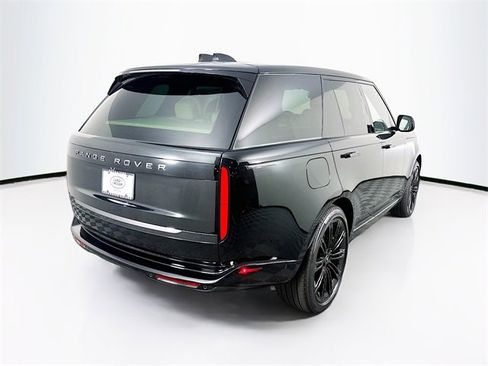 New 2025 Land Rover Range Rover SE image 5