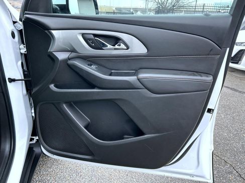 Certified 2020 Chevrolet Traverse LT w/ Driver Confidence II Package image 15