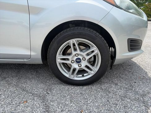 Used 2018 Ford Fiesta SE FWD image 42