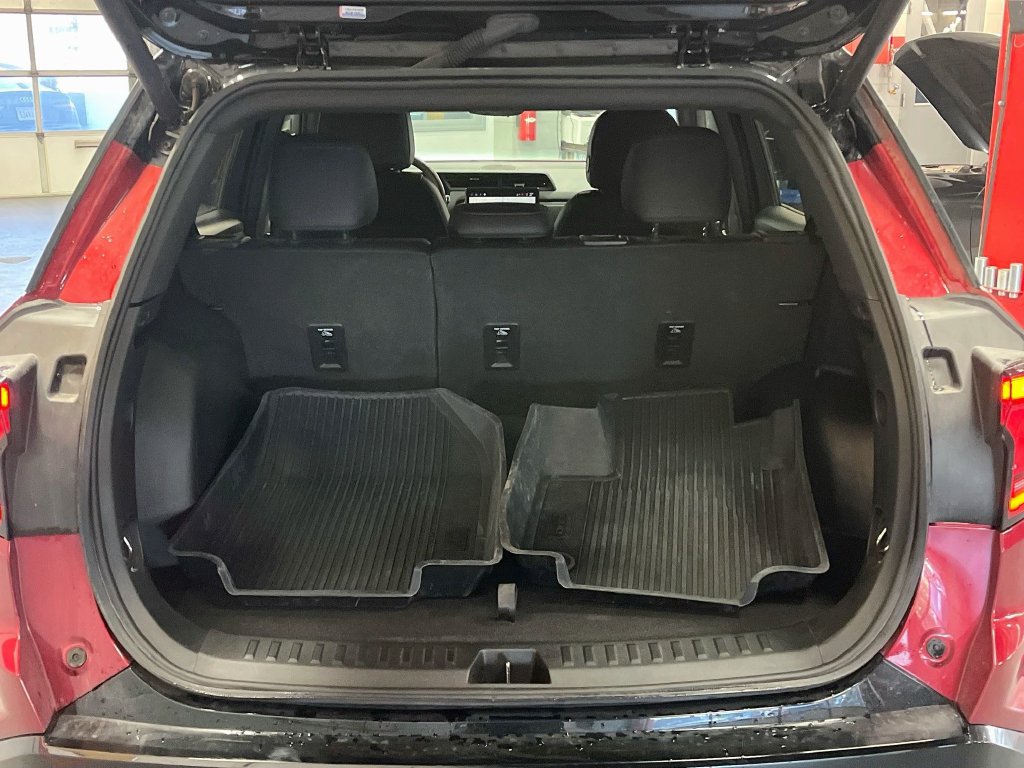 Used 2026 GMC Terrain AT4 w/ Technology Package II AWD/4WD image 25