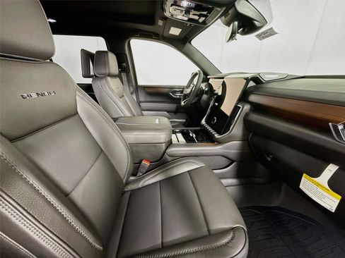 New 2026 GMC Yukon Denali w/ Advanced Technology Package AWD/4WD image 25