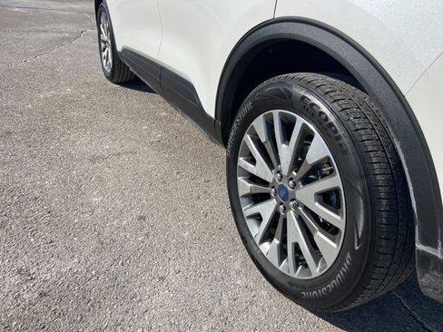 Certified 2022 Ford Escape Titanium w/ Class II Trailer Tow Package image 29