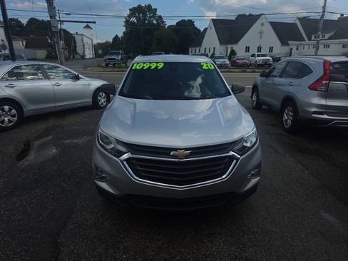 Used 2020 Chevrolet Equinox LS w/ LS Convenience Package FWD image 2