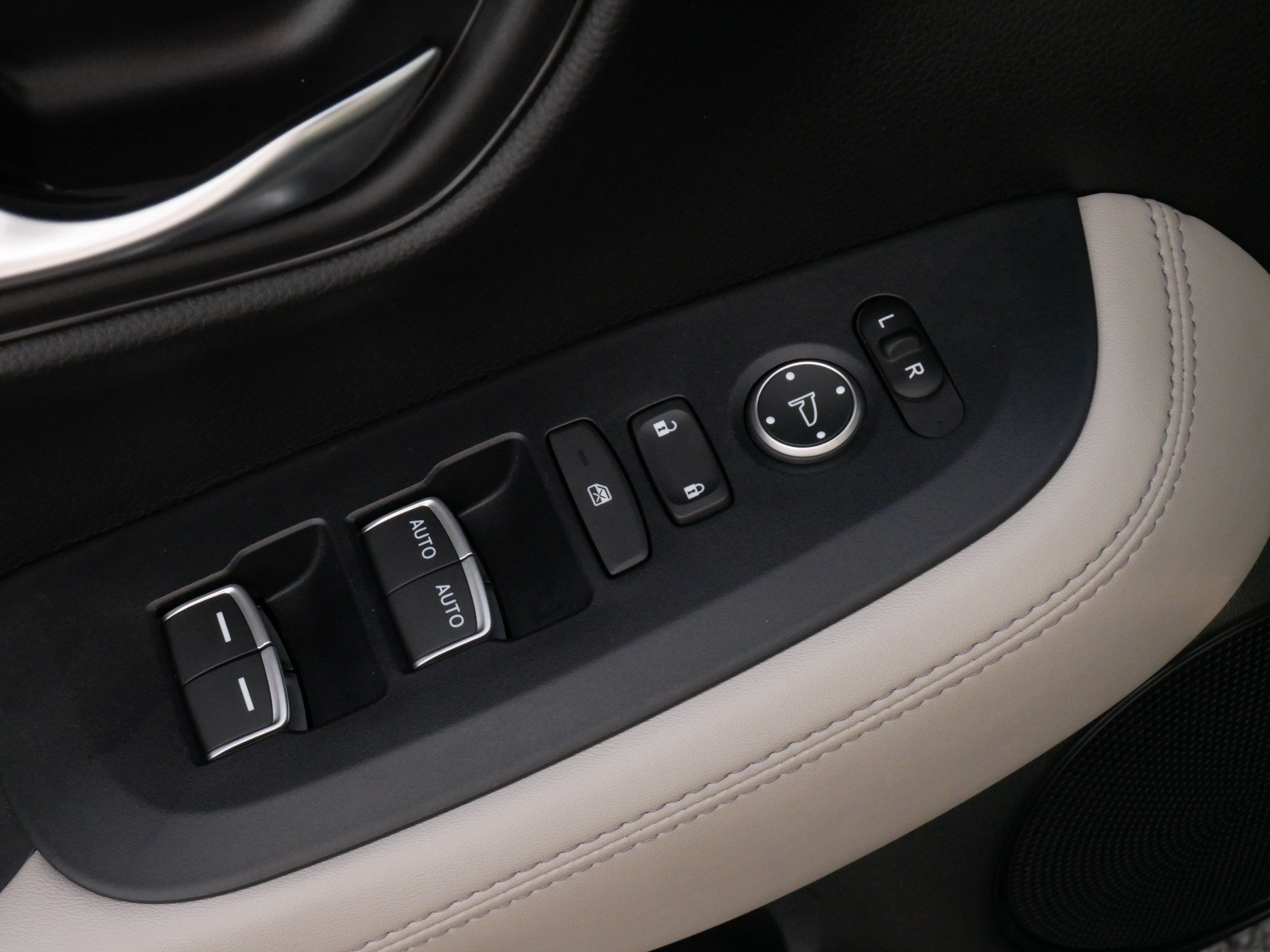 Used 2024 Honda HR-V EX-L image 19