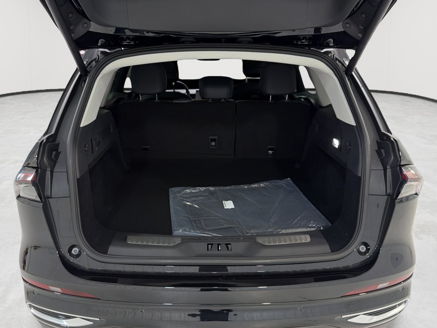 New 2026 Lincoln Nautilus Premier AWD/4WD image 24