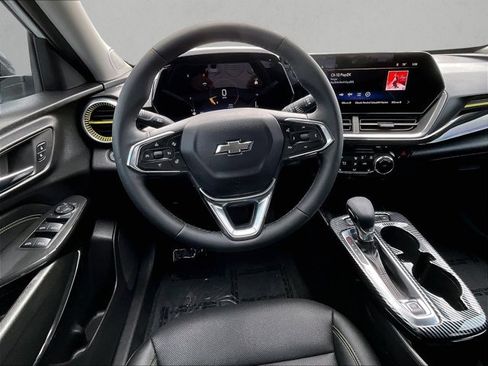 Used 2024 Chevrolet Trax ACTIV w/ Sunroof Package FWD image 7