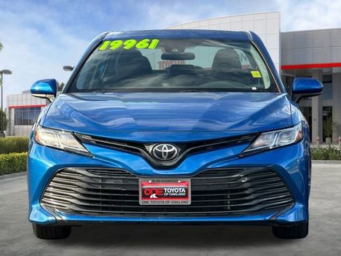 Used 2020 Toyota Camry LE image 10