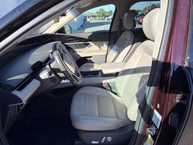 Used 2024 Lincoln Nautilus Premier AWD/4WD image 8