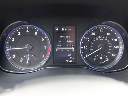 Used 2023 Hyundai Kona SE w/ Cargo Package AWD/4WD image 38