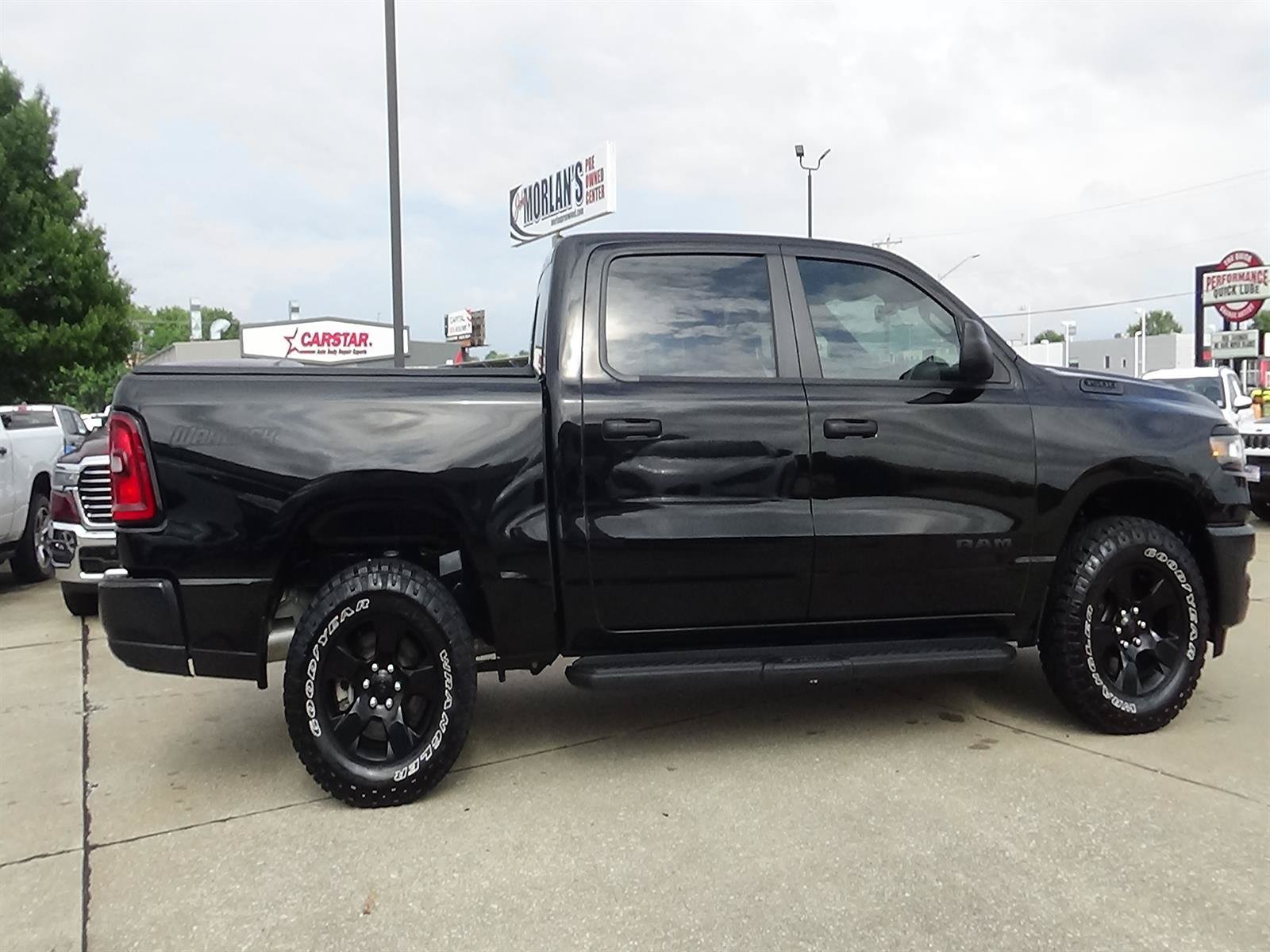 Used 2025 RAM 1500 Warlock AWD/4WD image 5