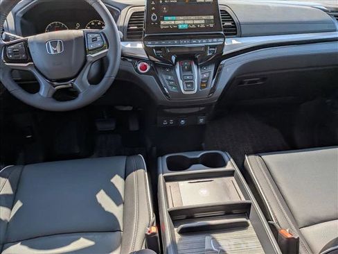 New 2026 Honda Odyssey Touring image 14