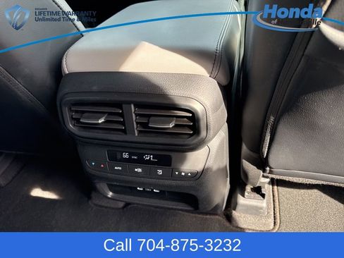 Used 2025 Honda Pilot EX-L image 16