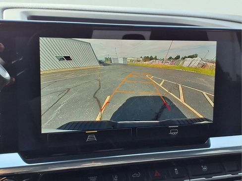 Used 2025 Chevrolet Silverado 2500 LT w/ Convenience Package AWD/4WD image 8