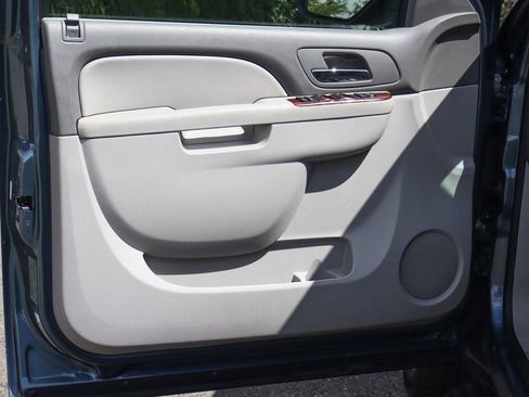 Used 2011 Chevrolet Avalanche LT RWD image 19