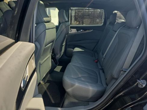 Used 2023 Lincoln Nautilus Reserve w/ Equipment Group 202A image 3