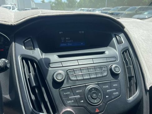 Used 2015 Ford Focus SE FWD image 26