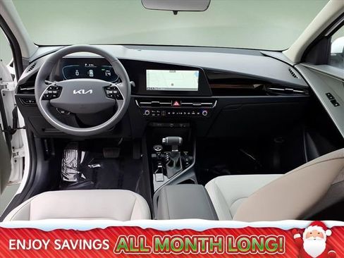 Used 2024 Kia Niro EX image 13