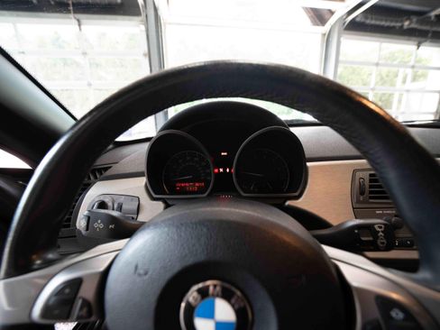 Used 2004 BMW Z4 2.5i RWD image 15
