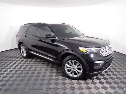 Used 2024 Ford Explorer XLT w/ Equipment Group 202A AWD/4WD image 8
