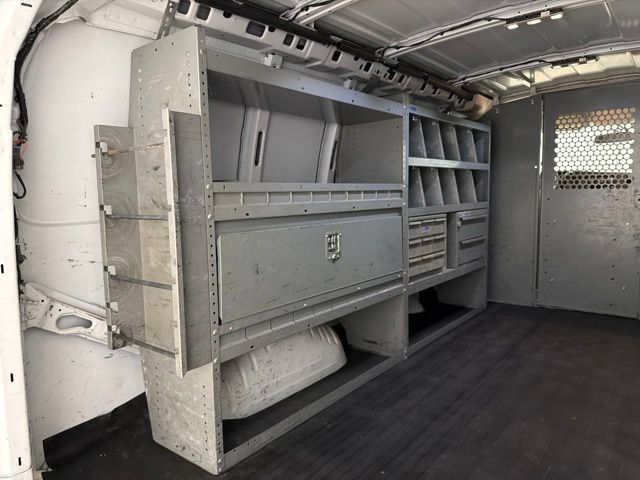 Used 2018 GMC Savana 2500 RWD image 21