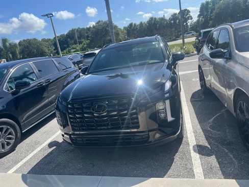 Used 2024 Hyundai Palisade Calligraphy AWD/4WD image 2