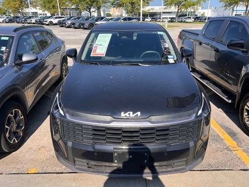 Used 2026 Kia Sportage LX FWD image 2