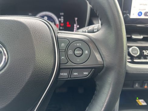 Used 2023 Toyota Corolla Cross XLE w/ Convenience Package image 26