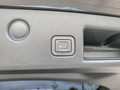 Certified 2019 Chevrolet Equinox Premier image 19