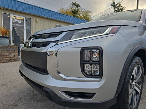 Used 2024 Mitsubishi Outlander Sport SE image 9