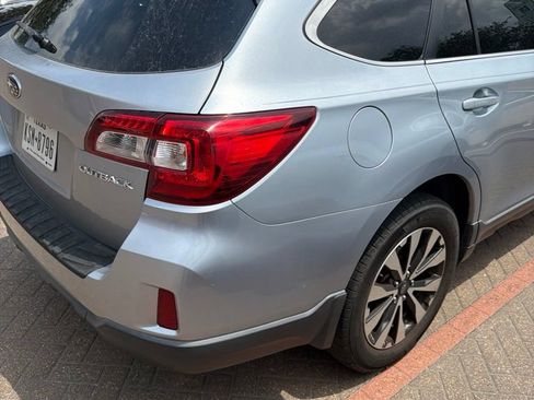 Used 2016 Subaru Outback 2.5i Limited AWD/4WD image 9