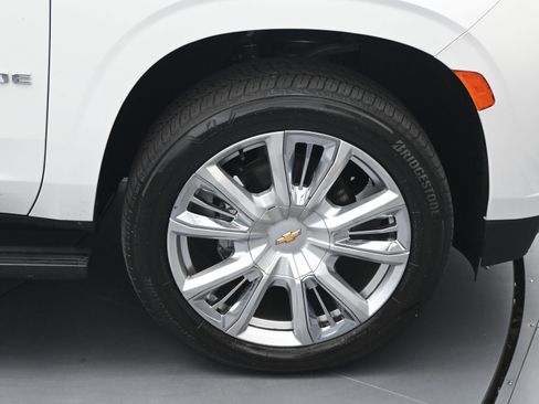 Used 2023 Chevrolet Tahoe High Country image 15