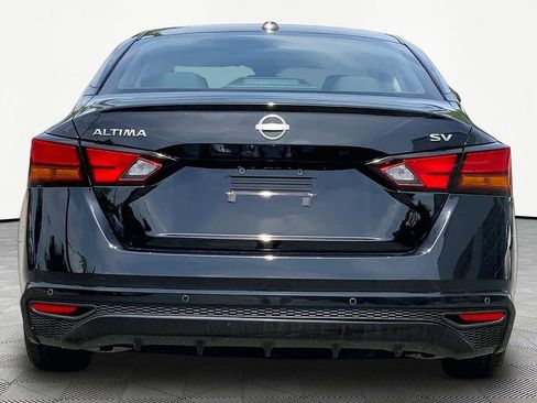 Used 2024 Nissan Altima 2.5 SV FWD image 6