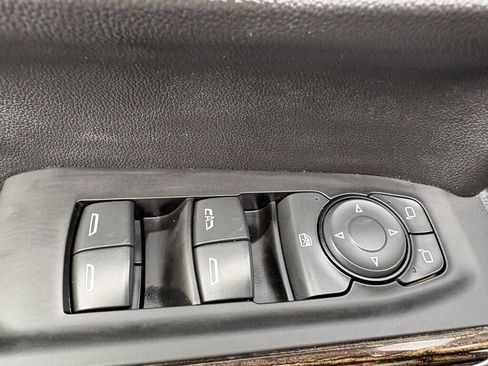 Used 2020 GMC Sierra 1500 SLE w/ X31 Off-Road Package image 12