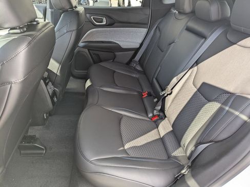 New 2026 Jeep Compass Latitude image 29