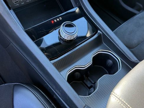 Used 2024 Jeep Grand Cherokee L Laredo image 28