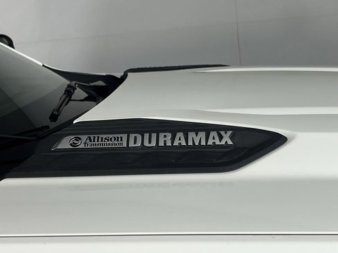 Used 2022 Chevrolet Silverado 3500 LT w/ Convenience Package image 13