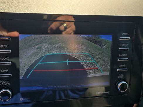 Used 2024 Toyota Camry SE image 25