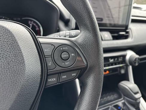 Used 2025 Toyota RAV4 XLE w/ Convenience Package image 18