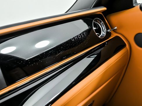 Used 2022 Rolls-Royce Ghost image 36
