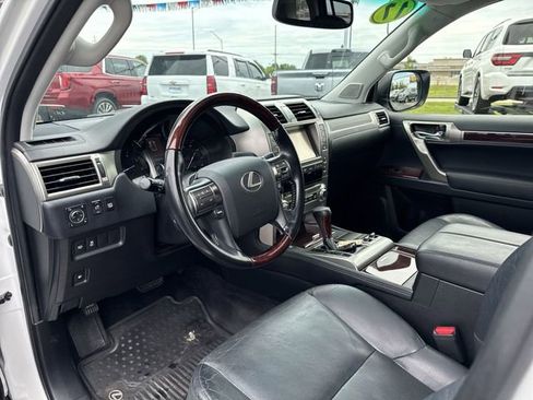 Used 2017 Lexus GX 460 Premium w/ Premium Package AWD/4WD image 12