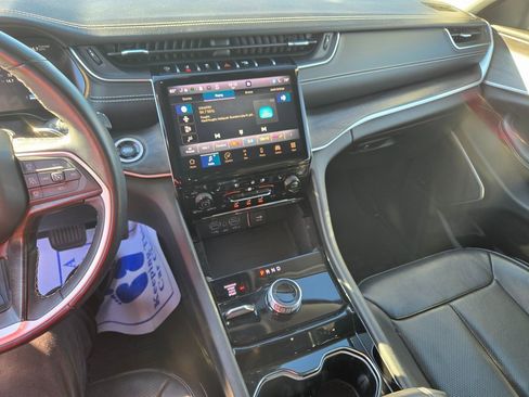 Used 2021 Jeep Grand Cherokee L Limited w/ Luxury Tech Group II image 10