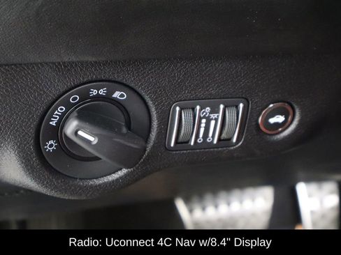 Used 2022 Dodge Charger SRT Hellcat w/ Harman/Kardon Audio Group image 19