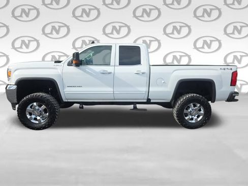 Used 2016 GMC Sierra 2500 SLE w/ SLE Preferred Package AWD/4WD image 10