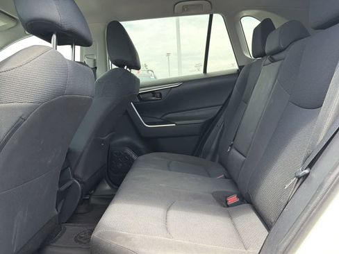 Used 2020 Toyota RAV4 LE AWD/4WD image 19