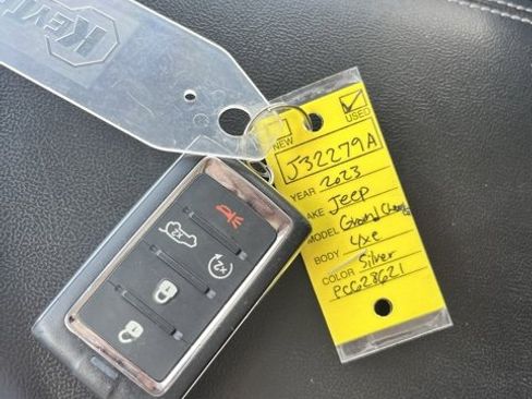 Used 2023 Jeep Grand Cherokee 4WD 4xe image 14