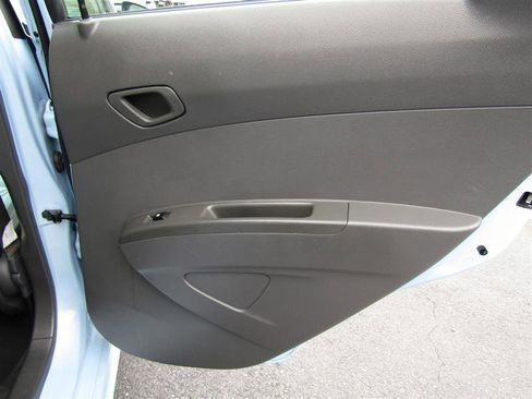 Used 2015 Chevrolet Spark LT image 31