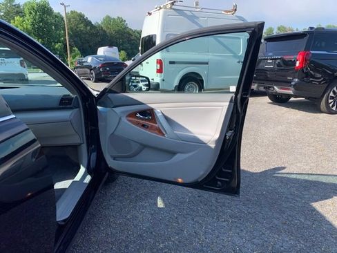 Used 2010 Toyota Camry XLE FWD image 14