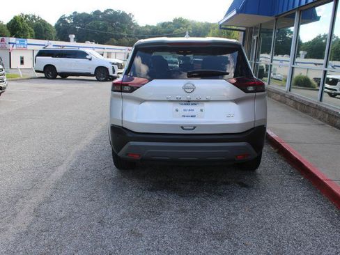 Used 2022 Nissan Rogue SV FWD image 5
